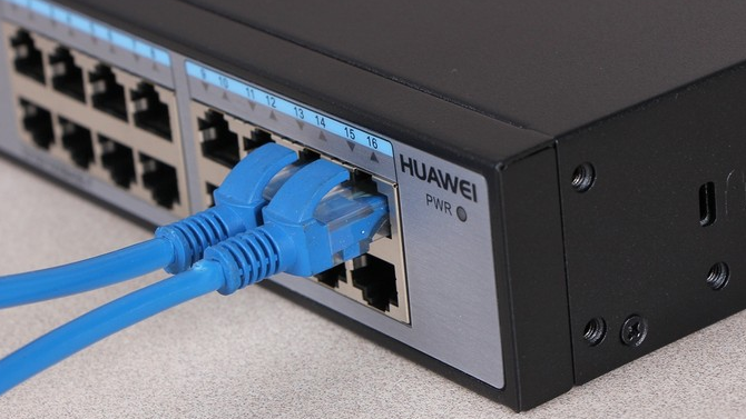 华为2米中继电缆 保障通讯设备高效连接的关键组件